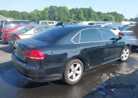 2013 Volkswagen Passat 2.5L Se z USA, uszkodzony, nr VIN 1VWBP7A36DC095056